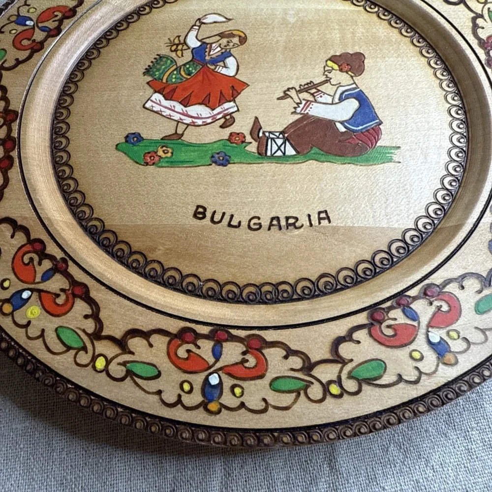 Vintage Wooden Hand carved\Painted Decor Plate Wall‎ Hanging Folk  BULGARIA